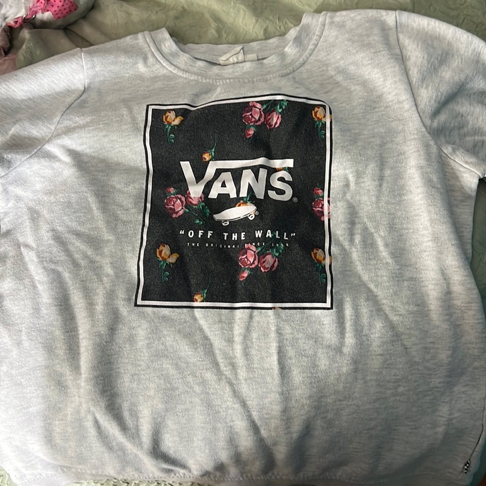 vans crew neck with floral and vans logo on front.
